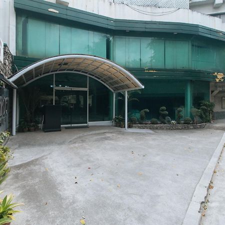 Garden Plaza Hotel Manila Exteriör bild