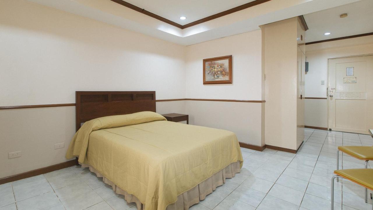 Garden Plaza Hotel Manila Exteriör bild