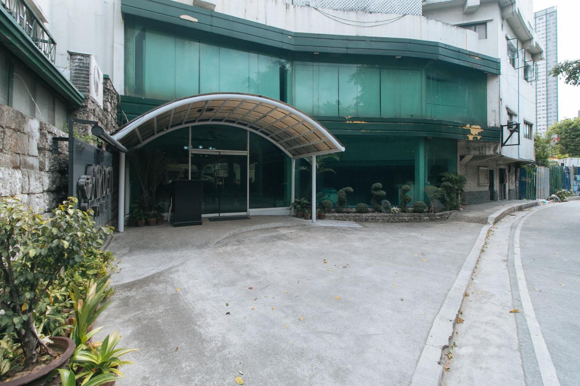 Garden Plaza Hotel Manila Exteriör bild